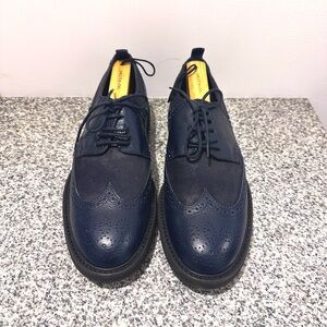 Tod’s Navy leather and suede wingtips US 10/Brand size 9
